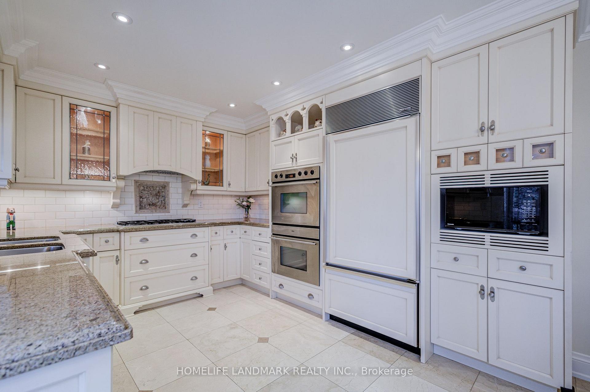Photo 18 of 37 Maimonides Court, Vaughan, Crestwood-Springfarm-Yorkhill — HOMEH