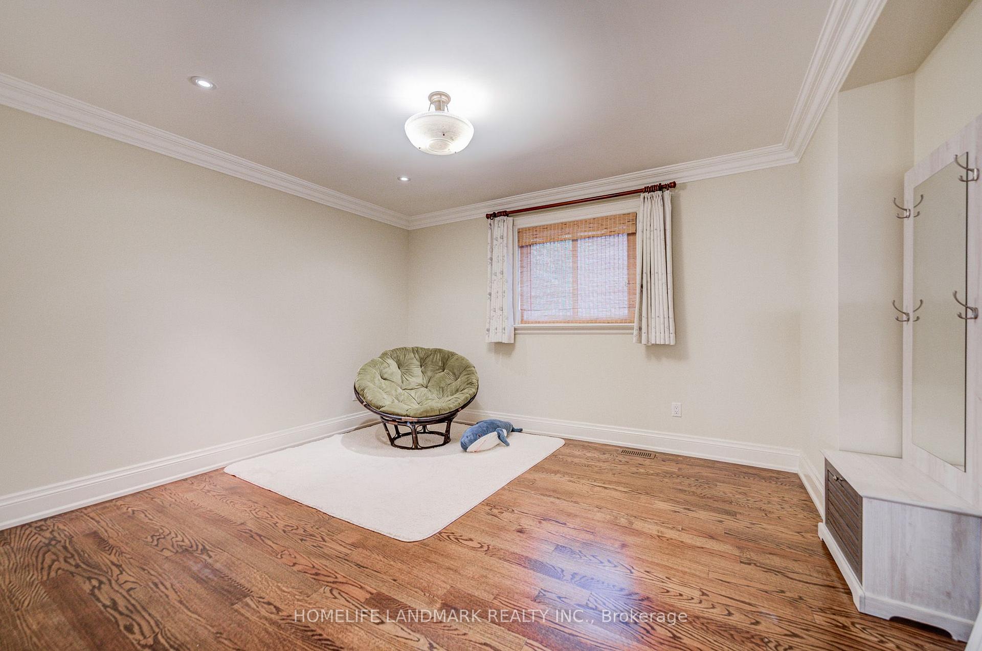Photo 38 of 37 Maimonides Court, Vaughan, Crestwood-Springfarm-Yorkhill — HOMEH