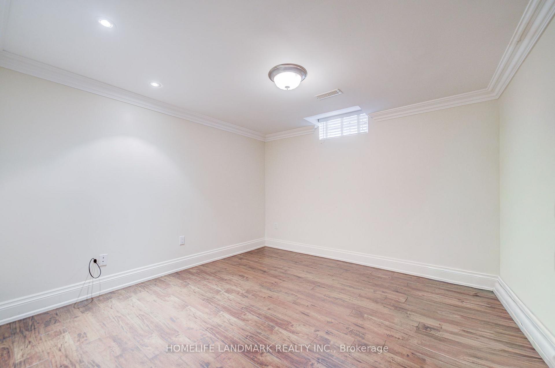 Photo 46 of 37 Maimonides Court, Vaughan, Crestwood-Springfarm-Yorkhill — HOMEH