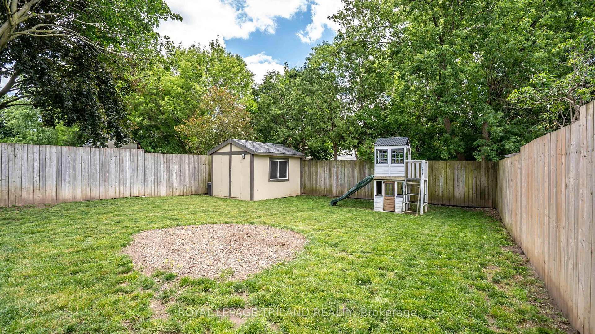Photo 39 of 27 Patience Crescent, London, South X — HOMEH