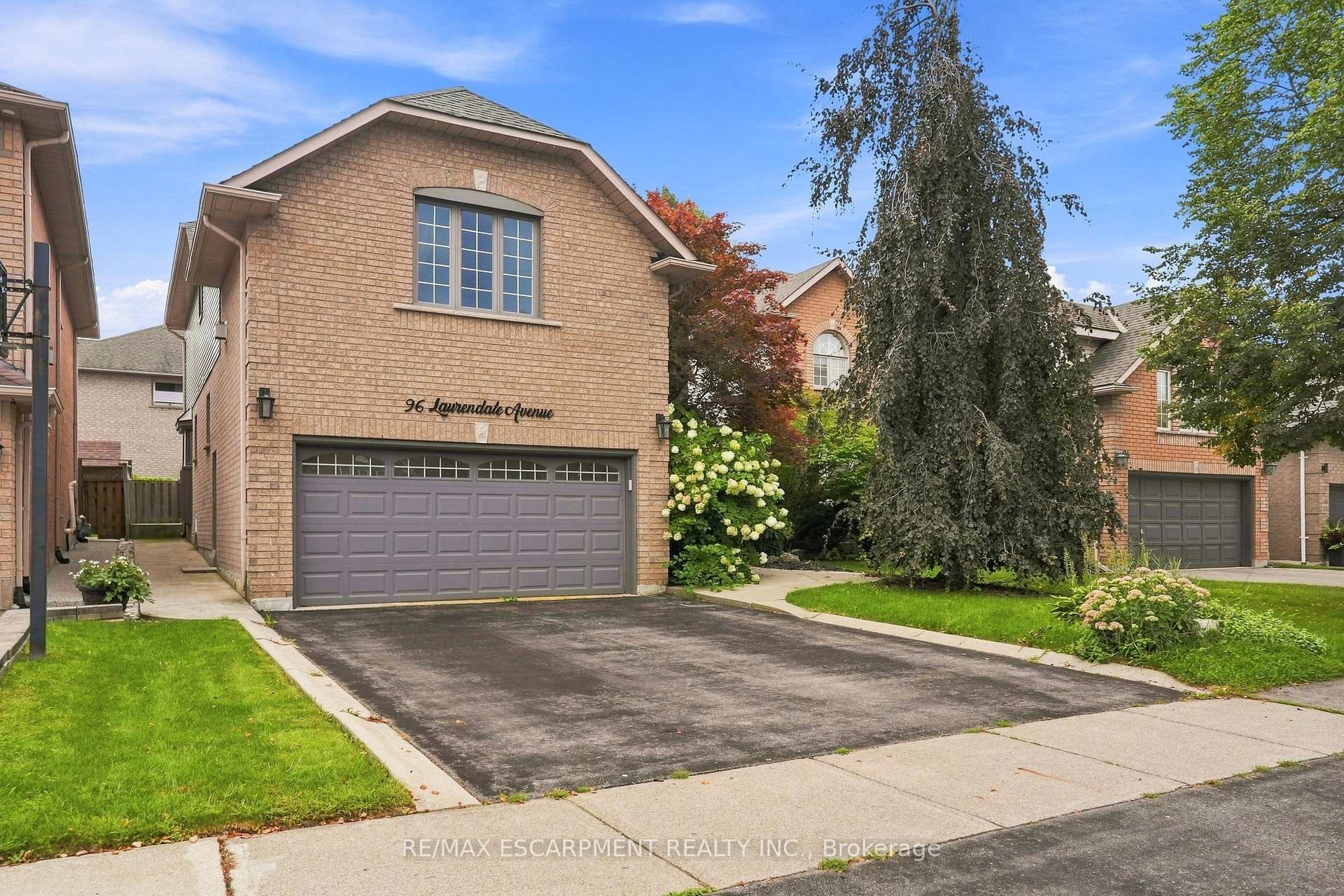 Photo 2 of 96 Laurendale Avenue, Hamilton, Waterdown — HOMEH