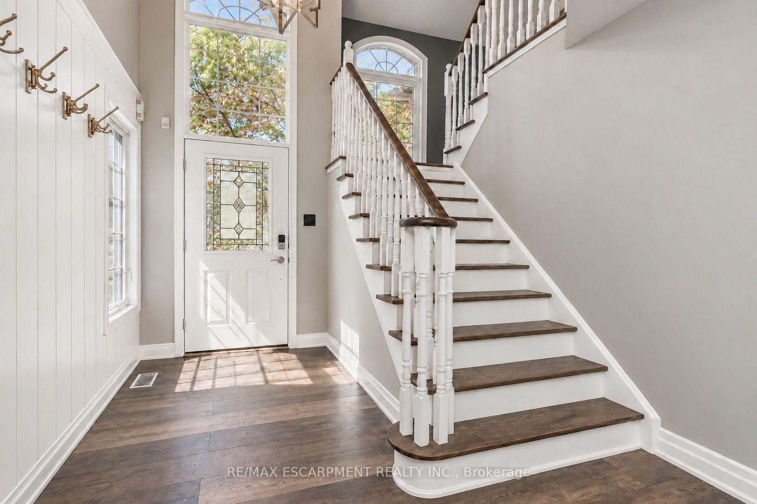 Photo 5 of 96 Laurendale Avenue, Hamilton, Waterdown — HOMEH