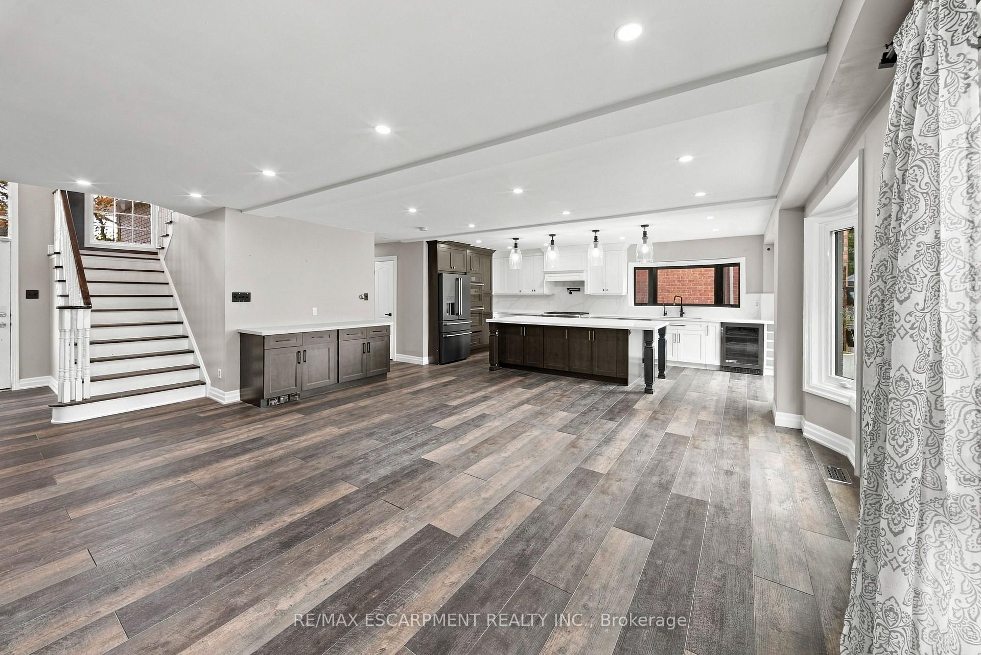 Photo 8 of 96 Laurendale Avenue, Hamilton, Waterdown — HOMEH