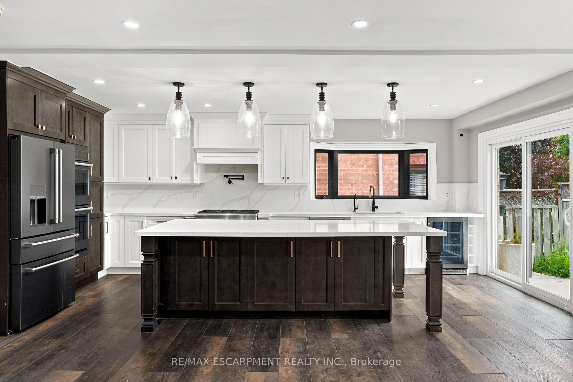 Photo 11 of 96 Laurendale Avenue, Hamilton, Waterdown — HOMEH