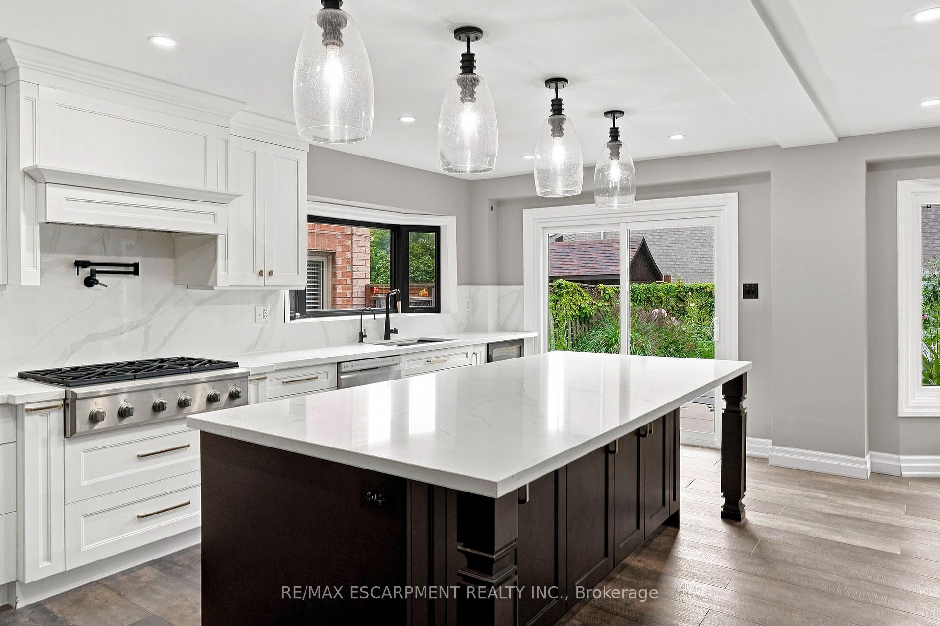 Photo 12 of 96 Laurendale Avenue, Hamilton, Waterdown — HOMEH