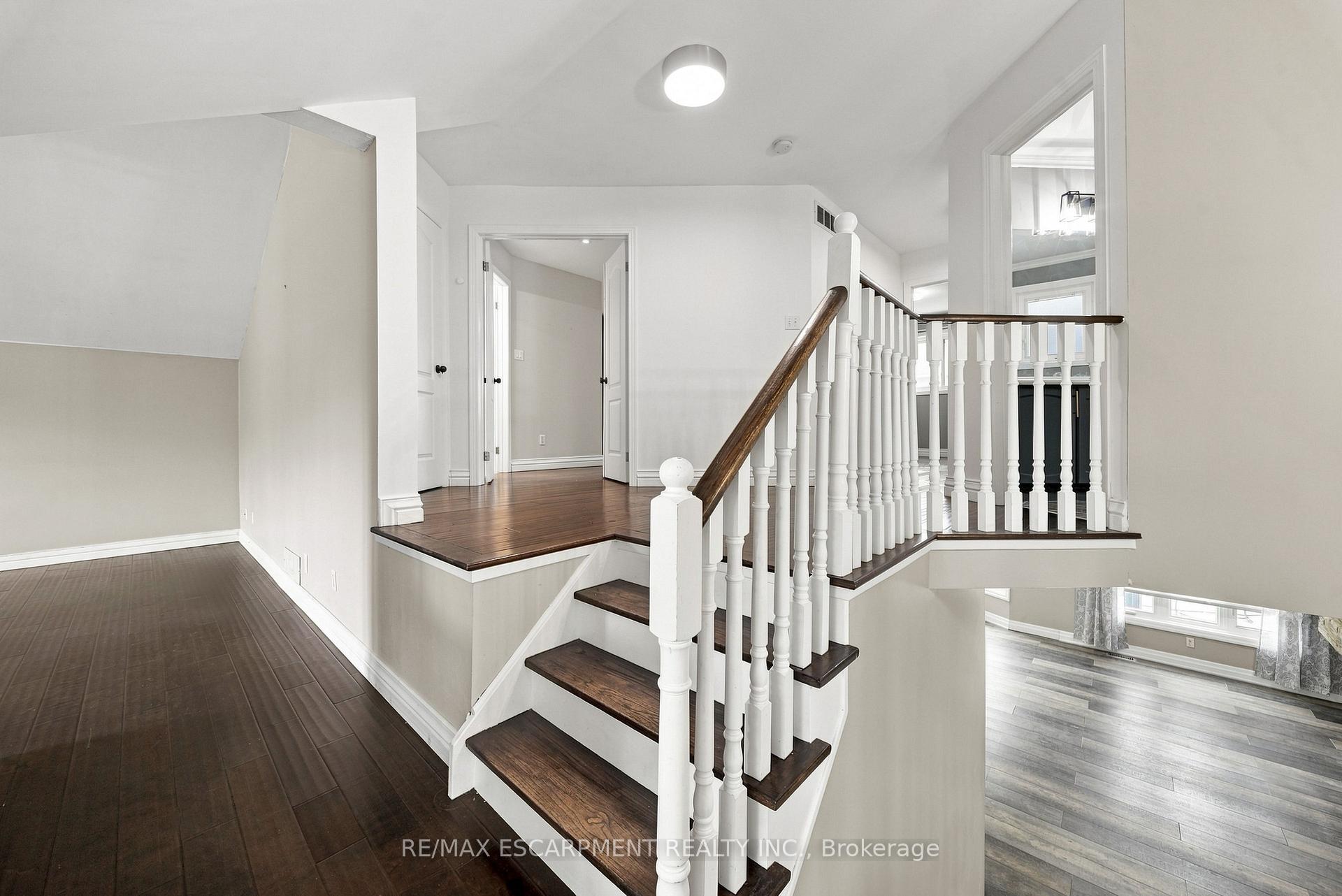 Photo 20 of 96 Laurendale Avenue, Hamilton, Waterdown — HOMEH