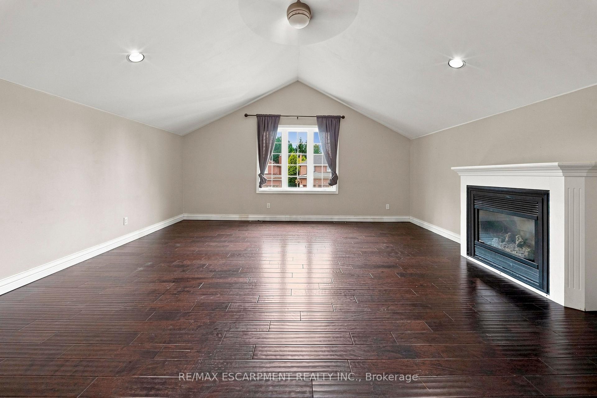 Photo 22 of 96 Laurendale Avenue, Hamilton, Waterdown — HOMEH