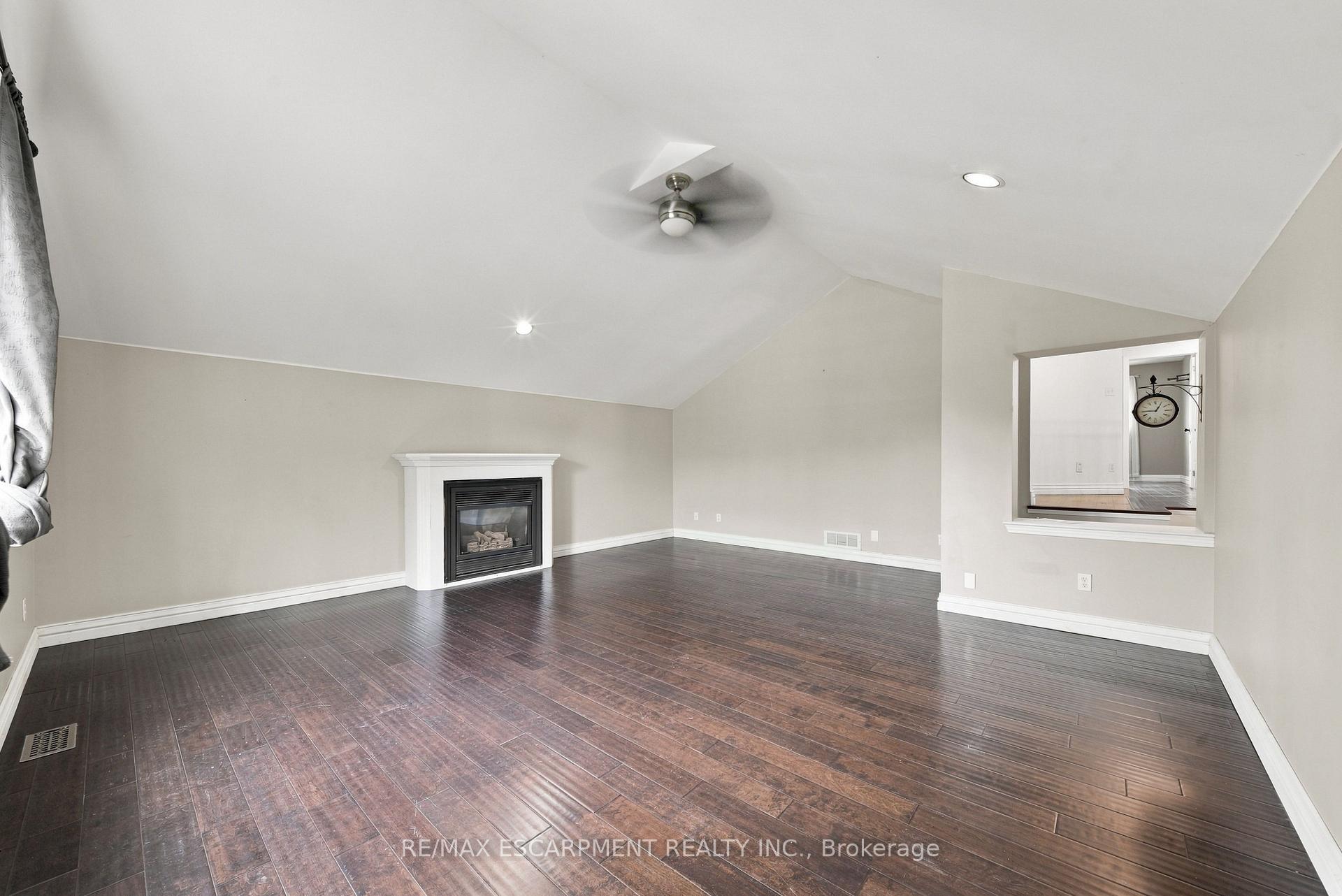 Photo 23 of 96 Laurendale Avenue, Hamilton, Waterdown — HOMEH