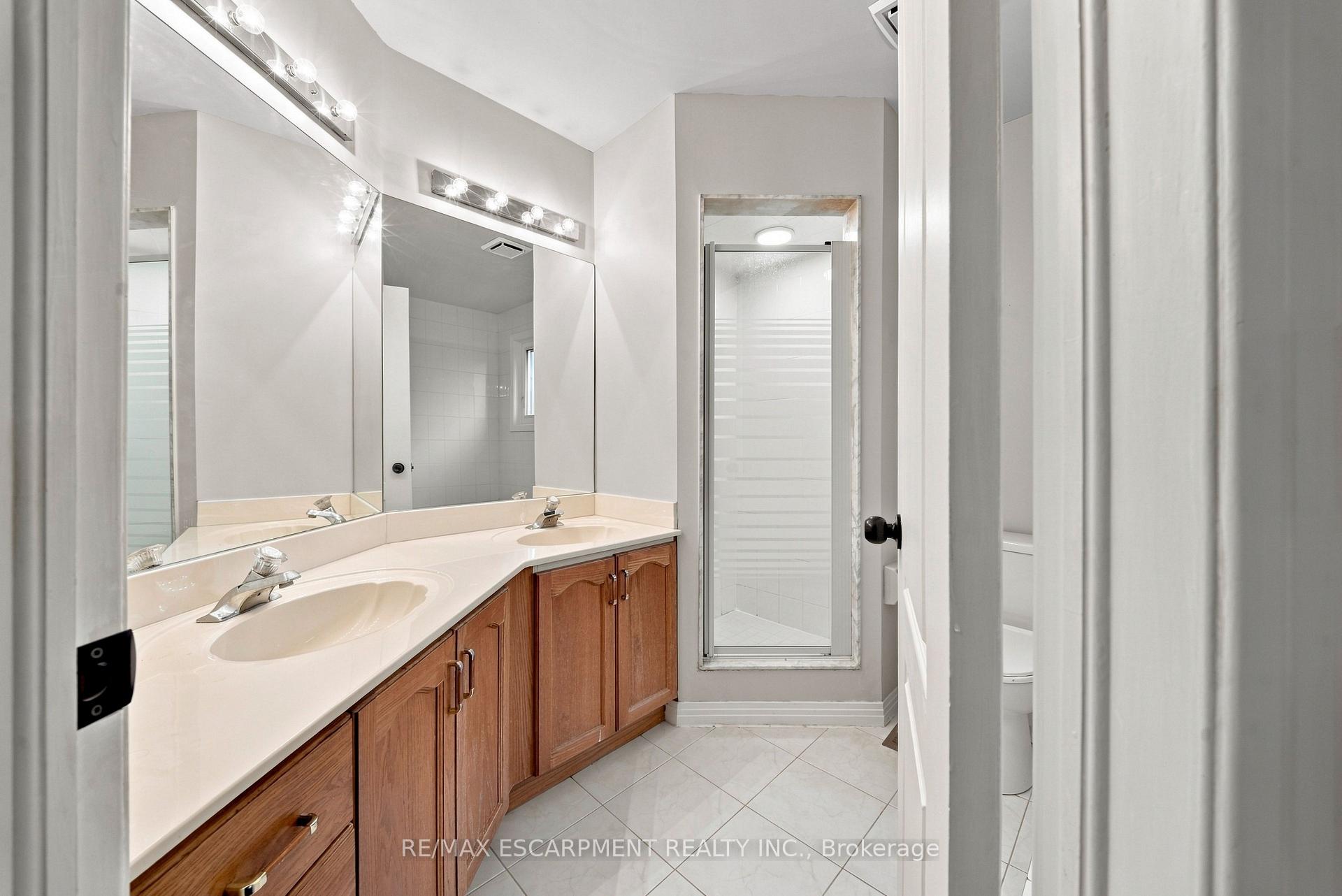 Photo 27 of 96 Laurendale Avenue, Hamilton, Waterdown — HOMEH