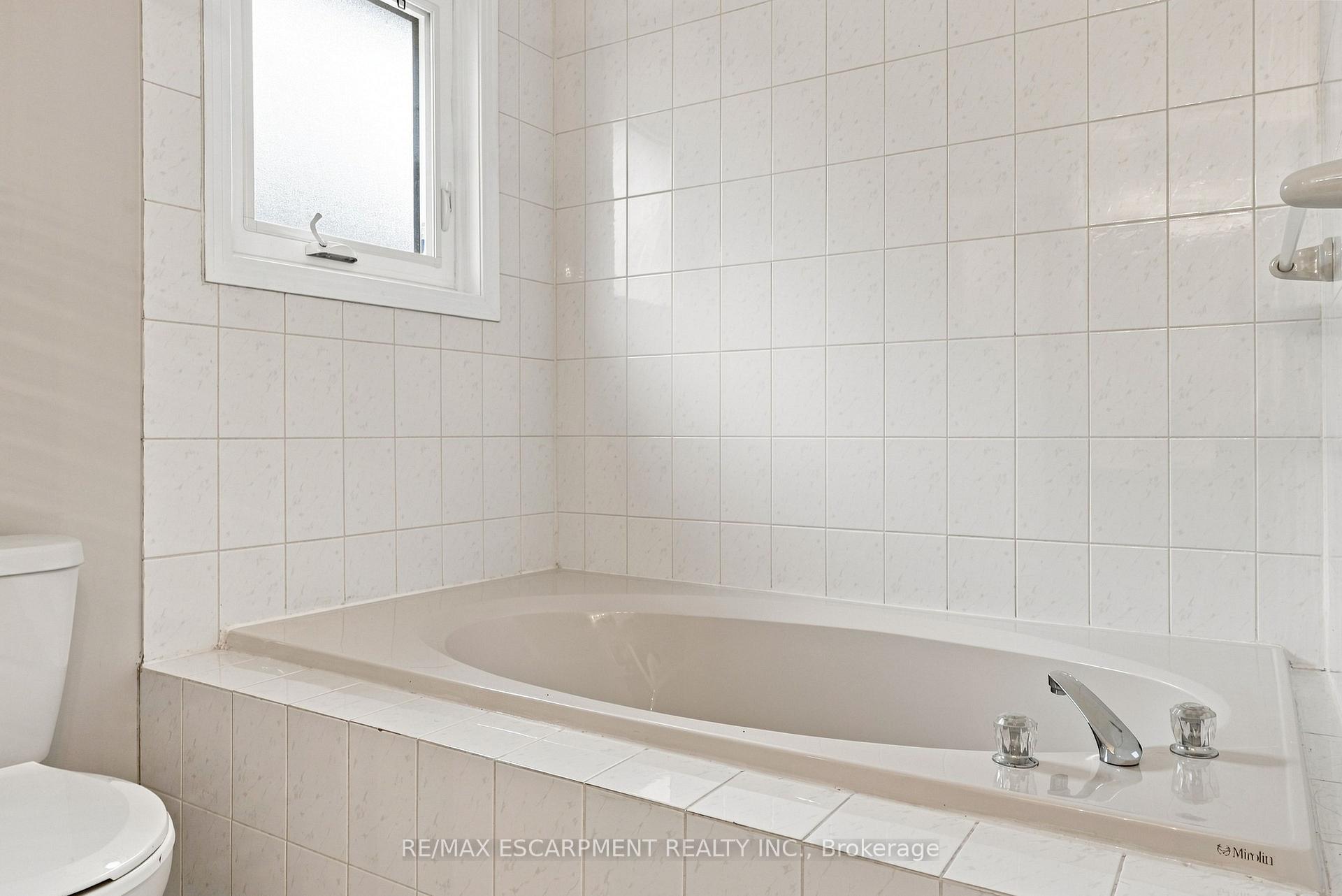 Photo 29 of 96 Laurendale Avenue, Hamilton, Waterdown — HOMEH