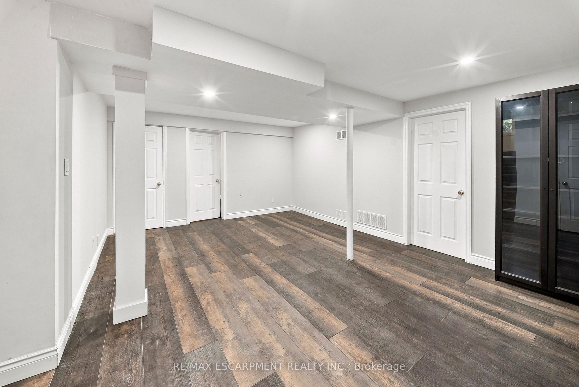 Photo 35 of 96 Laurendale Avenue, Hamilton, Waterdown — HOMEH