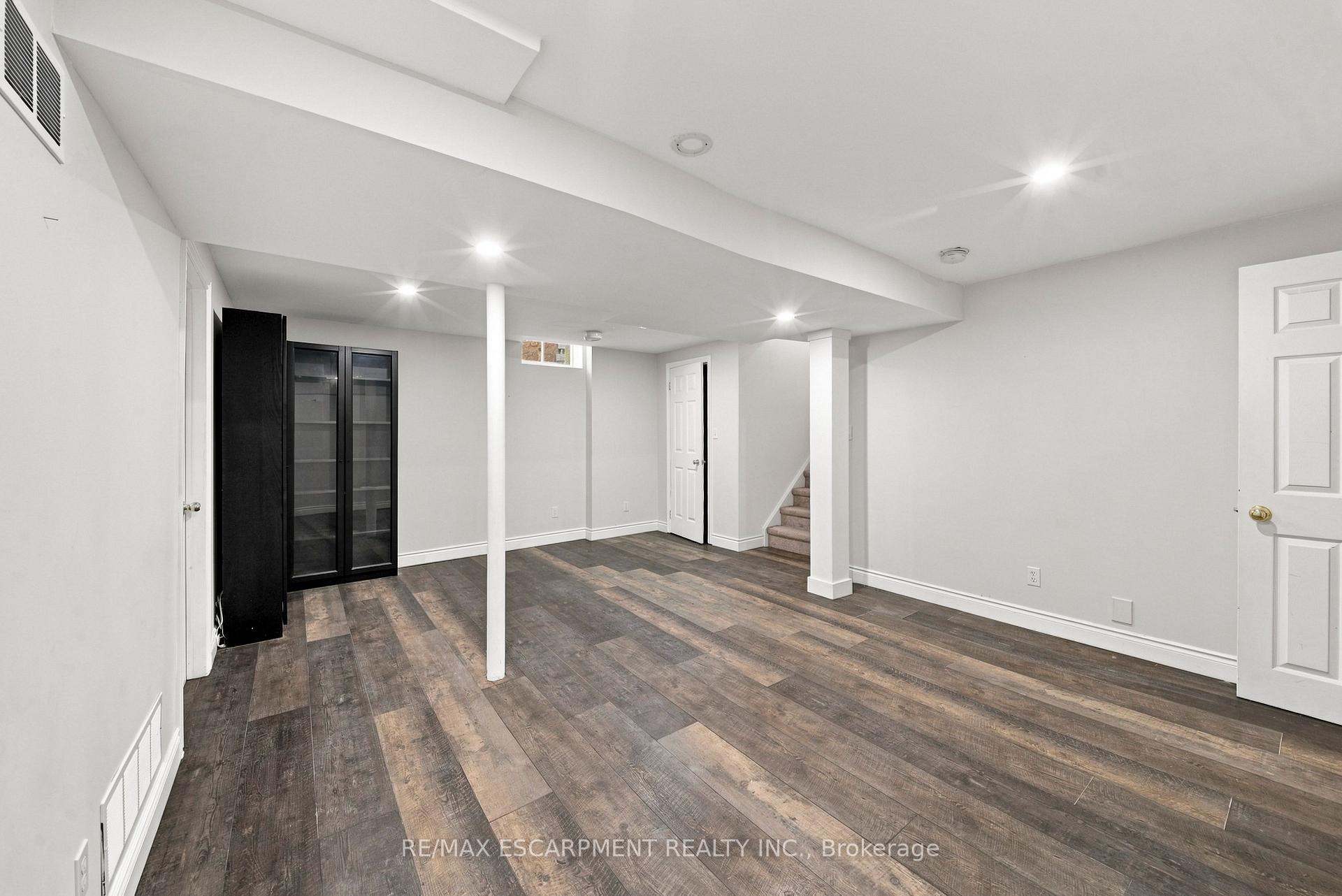 Photo 36 of 96 Laurendale Avenue, Hamilton, Waterdown — HOMEH