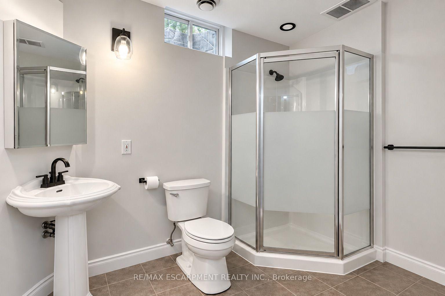 Photo 39 of 96 Laurendale Avenue, Hamilton, Waterdown — HOMEH