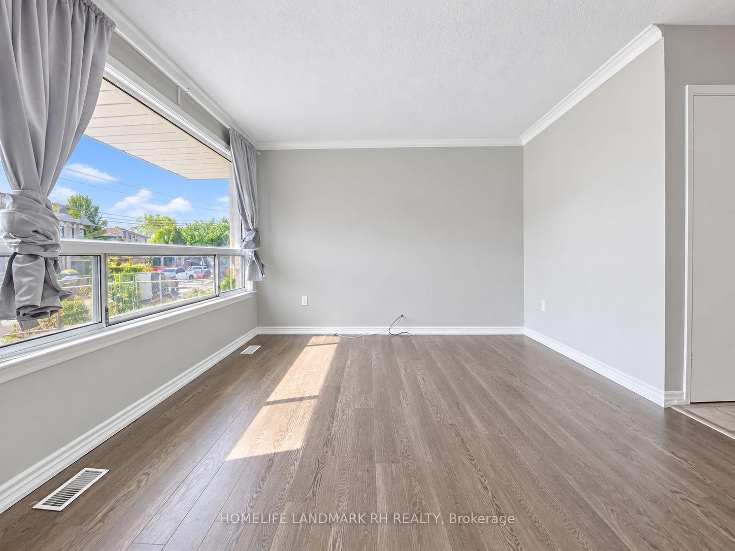 Photo 17 of 114 Hollingsworth Drive, King, King City — HOMEH