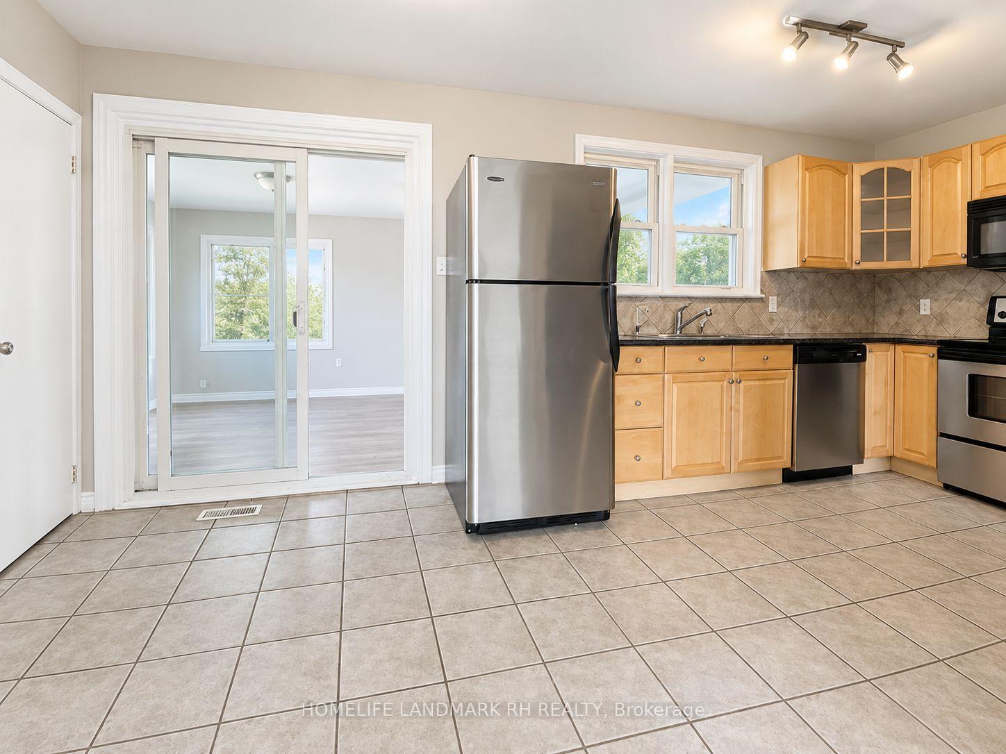 Photo 19 of 114 Hollingsworth Drive, King, King City — HOMEH