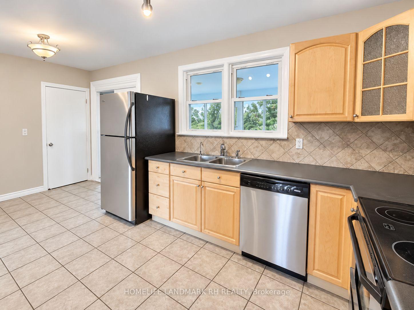 Photo 25 of 114 Hollingsworth Drive, King, King City — HOMEH