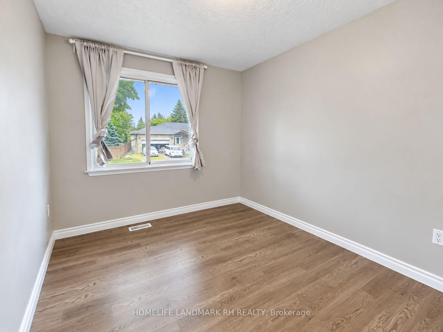 Photo 33 of 114 Hollingsworth Drive, King, King City — HOMEH