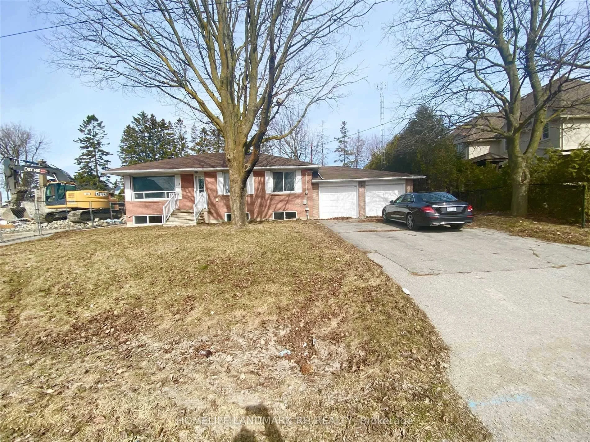 Photo 4 of 114 Hollingsworth Drive, King, King City — HOMEH