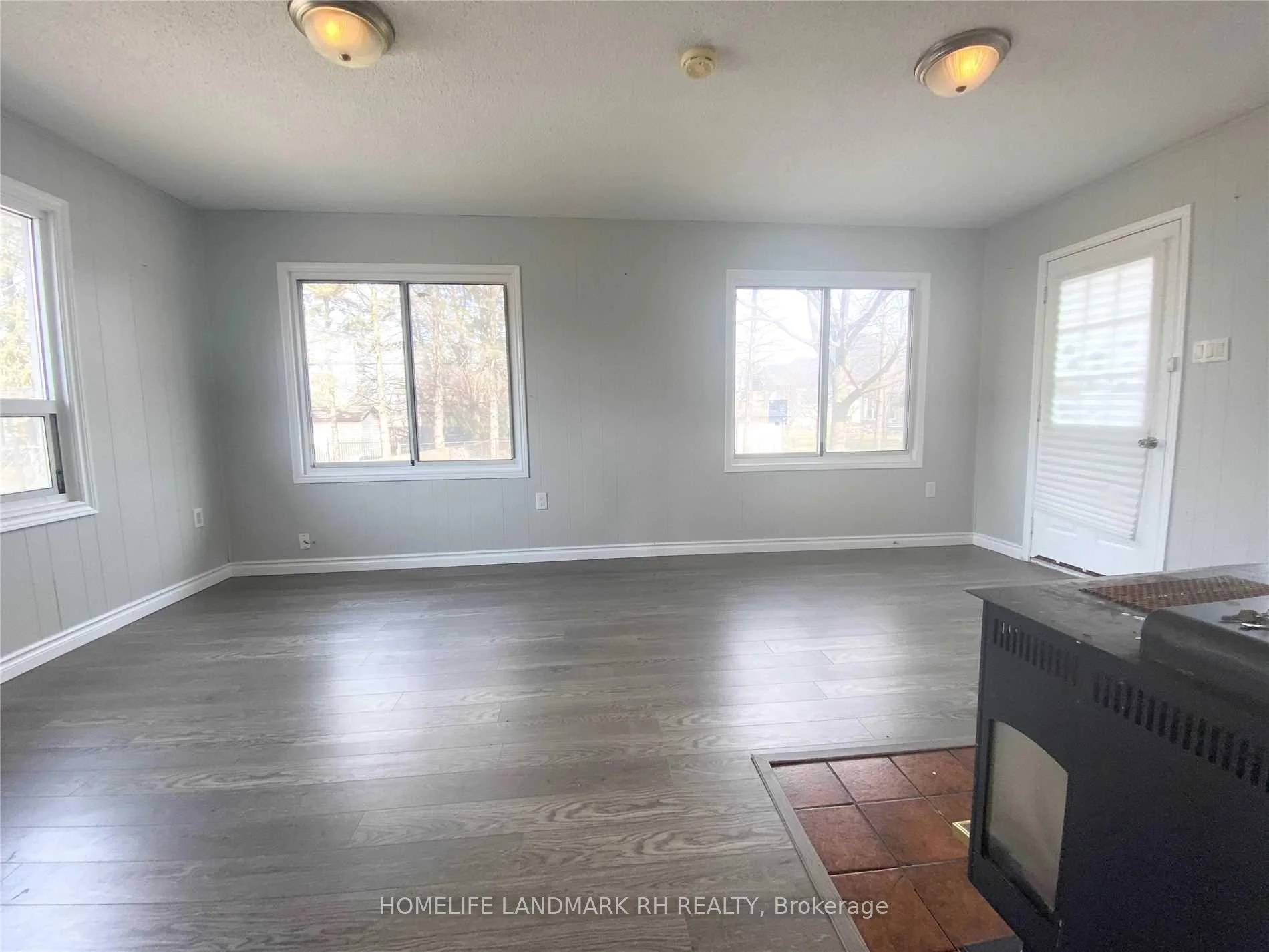 Photo 12 of 114 Hollingsworth Drive, King, King City — HOMEH