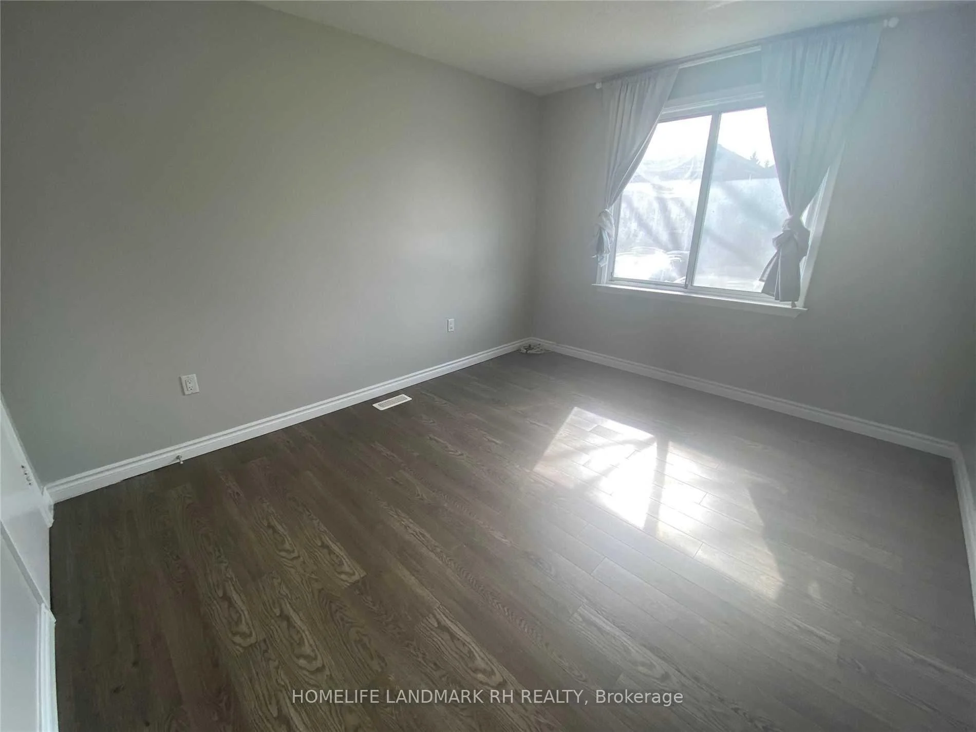 Photo 14 of 114 Hollingsworth Drive, King, King City — HOMEH