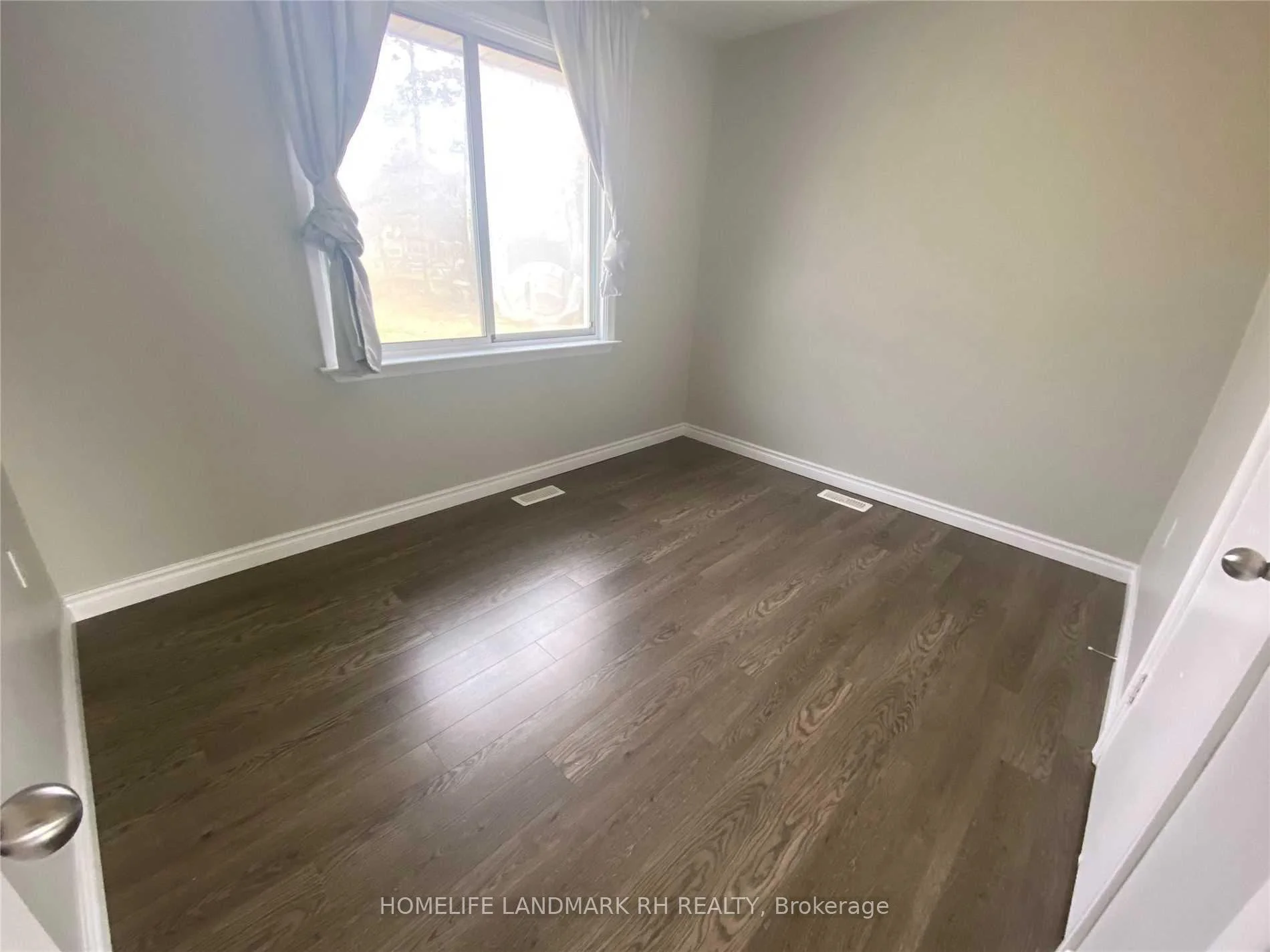 Photo 22 of 114 Hollingsworth Drive, King, King City — HOMEH