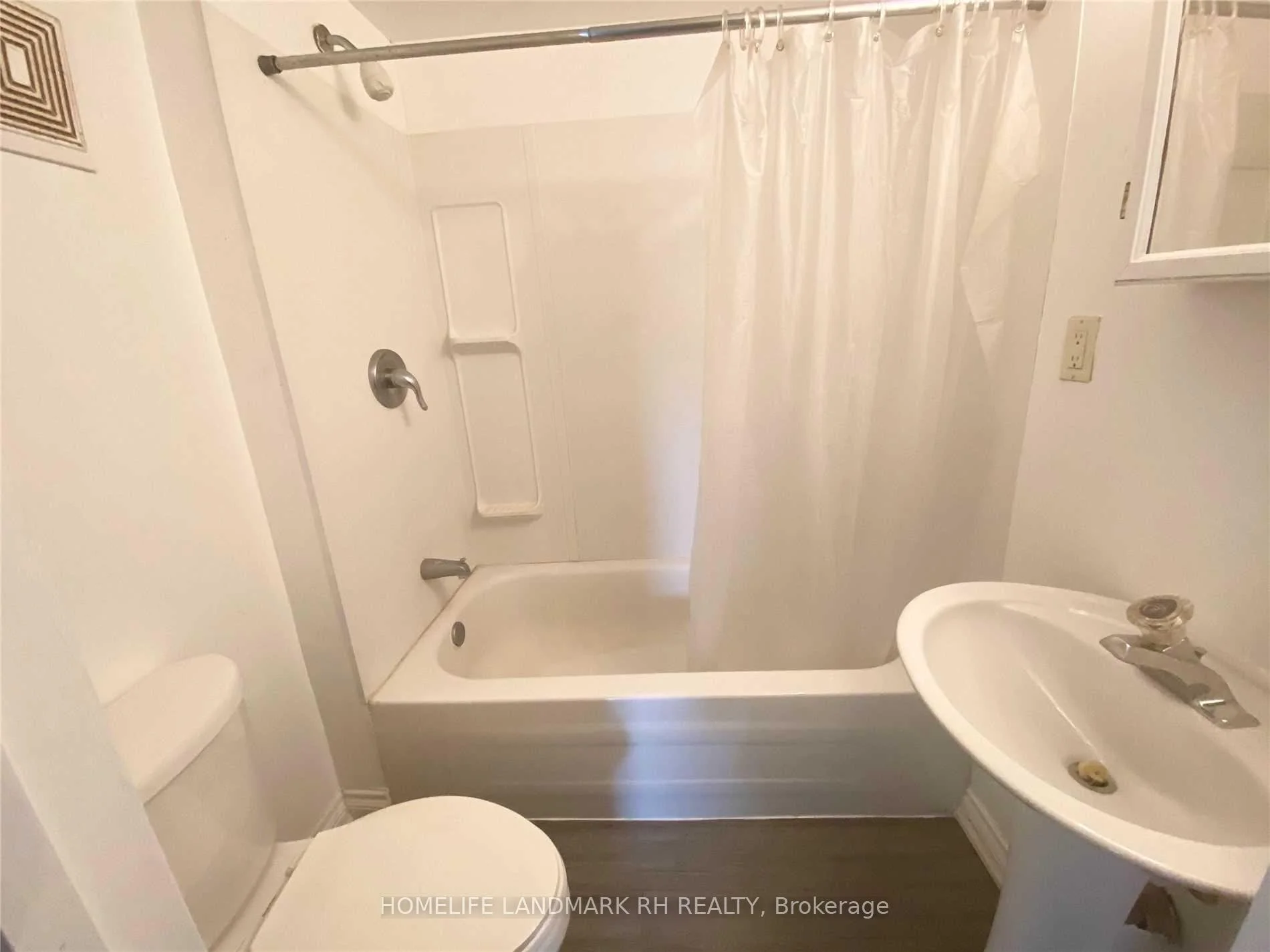 Photo 32 of 114 Hollingsworth Drive, King, King City — HOMEH