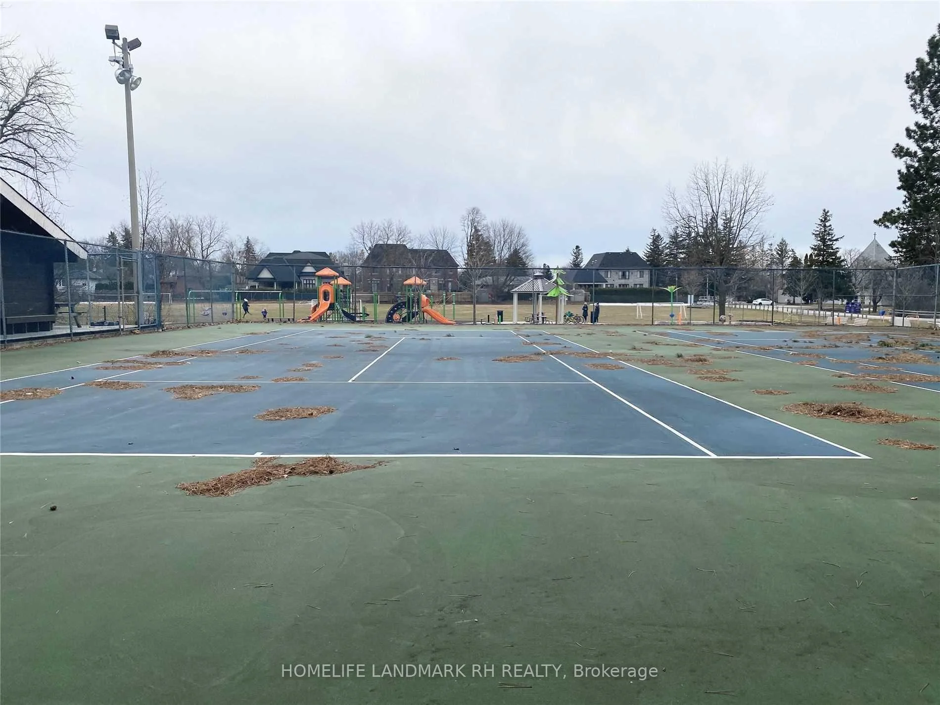Photo 42 of 114 Hollingsworth Drive, King, King City — HOMEH