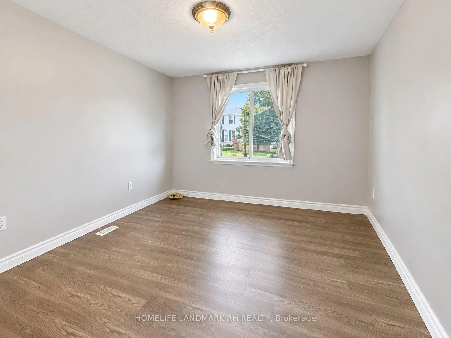 Photo 48 of 114 Hollingsworth Drive, King, King City — HOMEH