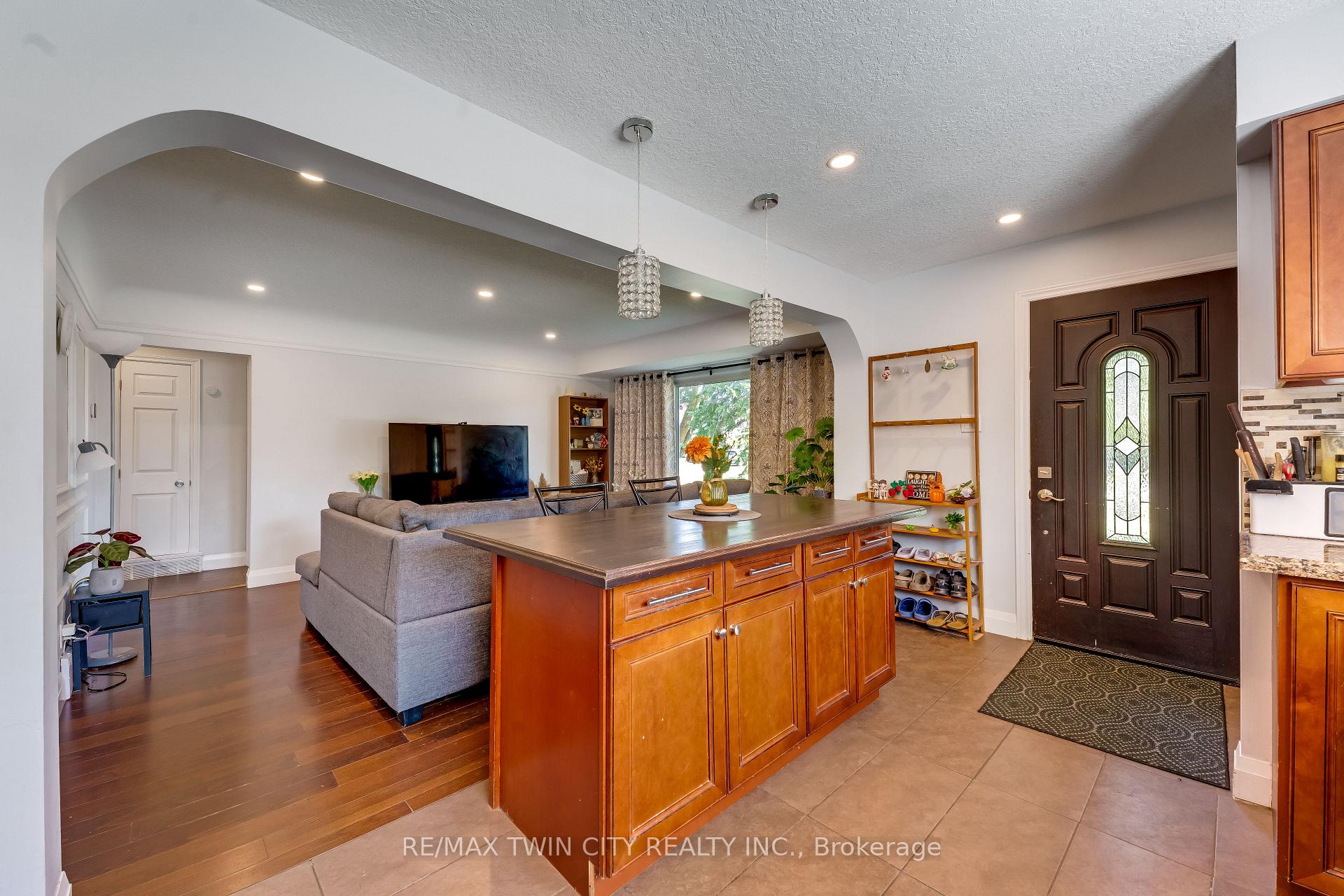 Photo 7 of 169 Bruce Street, Kitchener, Heritage Park/Rosemount — HOMEH