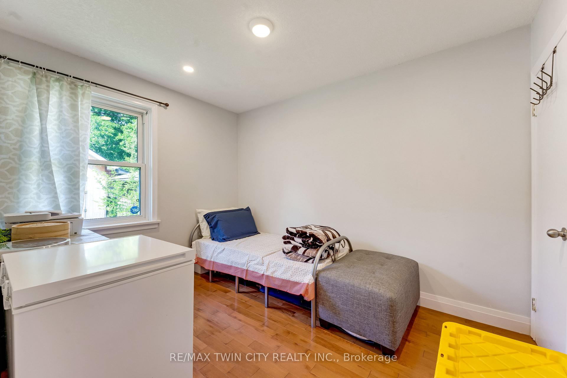Photo 11 of 169 Bruce Street, Kitchener, Heritage Park/Rosemount — HOMEH