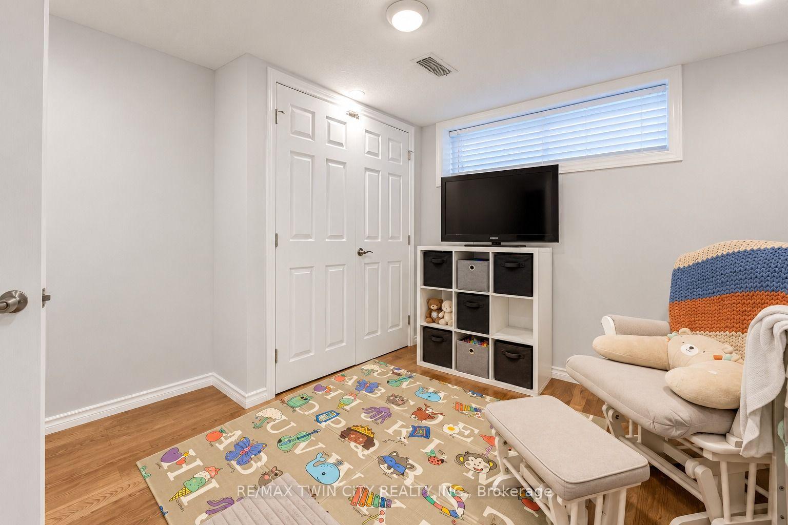 Photo 31 of 169 Bruce Street, Kitchener, Heritage Park/Rosemount — HOMEH