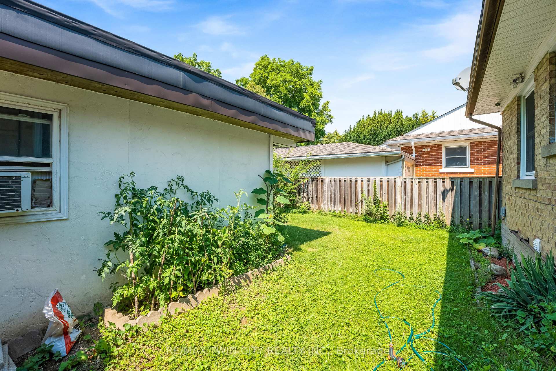Photo 36 of 169 Bruce Street, Kitchener, Heritage Park/Rosemount — HOMEH