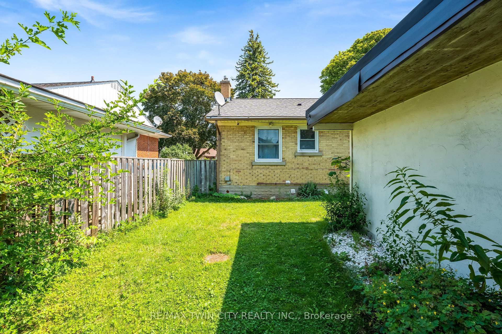 Photo 38 of 169 Bruce Street, Kitchener, Heritage Park/Rosemount — HOMEH