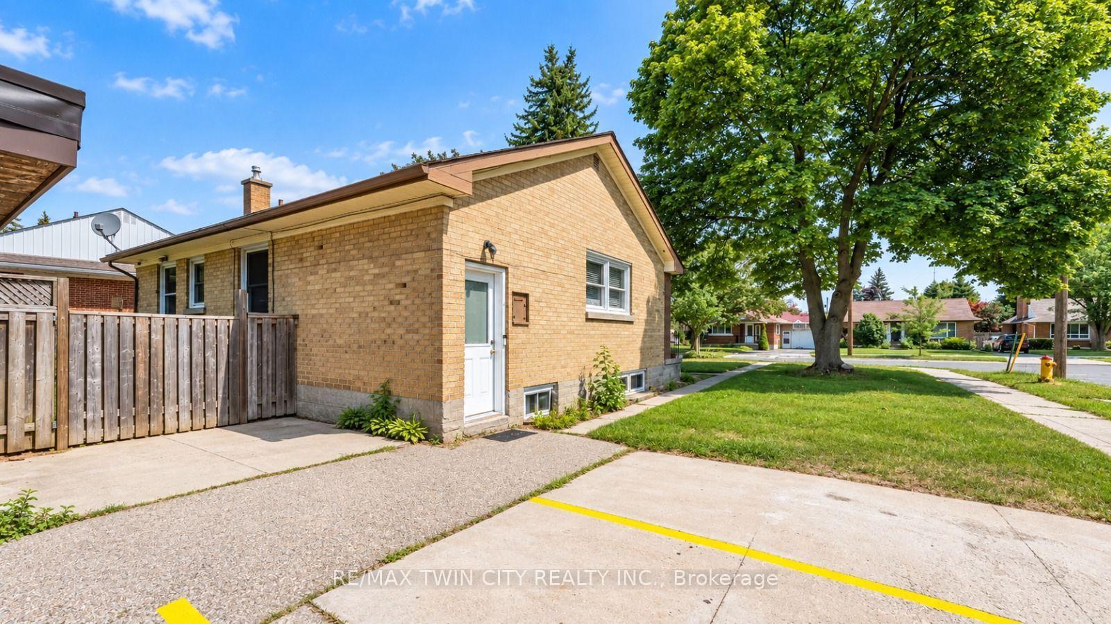 Photo 39 of 169 Bruce Street, Kitchener, Heritage Park/Rosemount — HOMEH