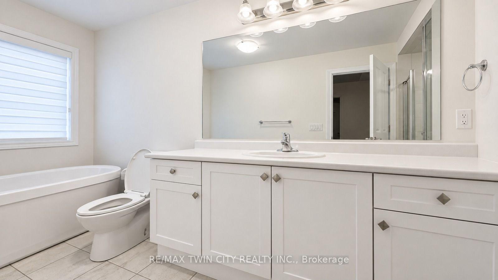 Photo 18 of 207 Broadacre Drive, Kitchener, Victoria Hills — HOMEH
