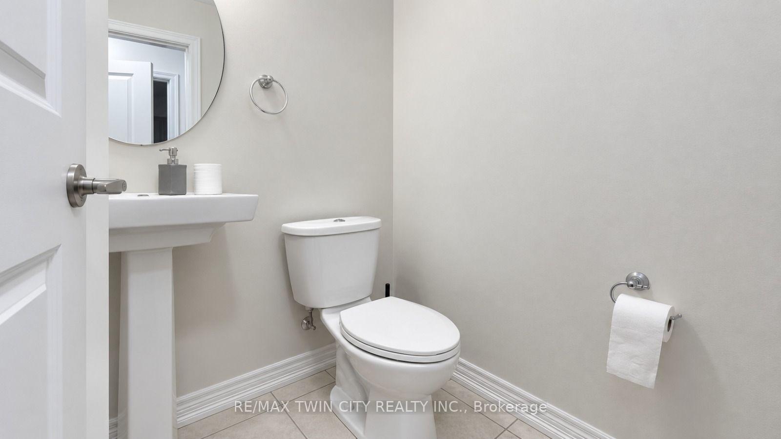 Photo 19 of 207 Broadacre Drive, Kitchener, Victoria Hills — HOMEH