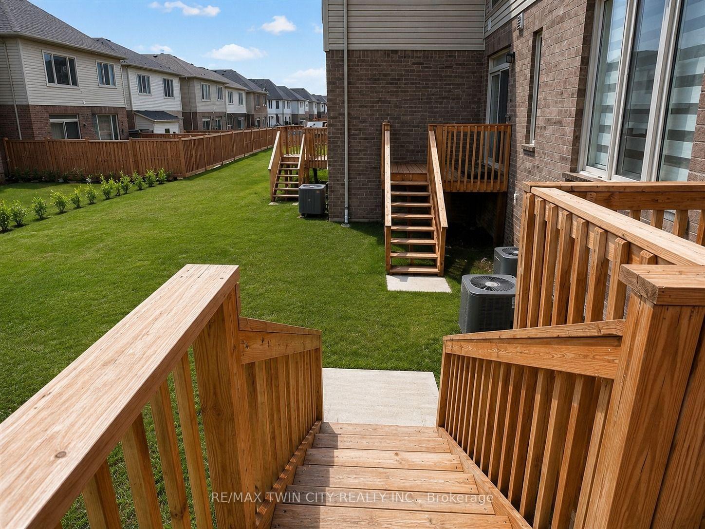 Photo 26 of 207 Broadacre Drive, Kitchener, Victoria Hills — HOMEH