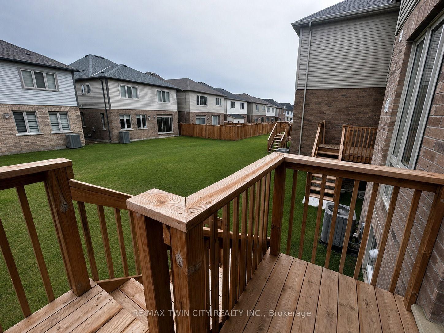 Photo 27 of 207 Broadacre Drive, Kitchener, Victoria Hills — HOMEH
