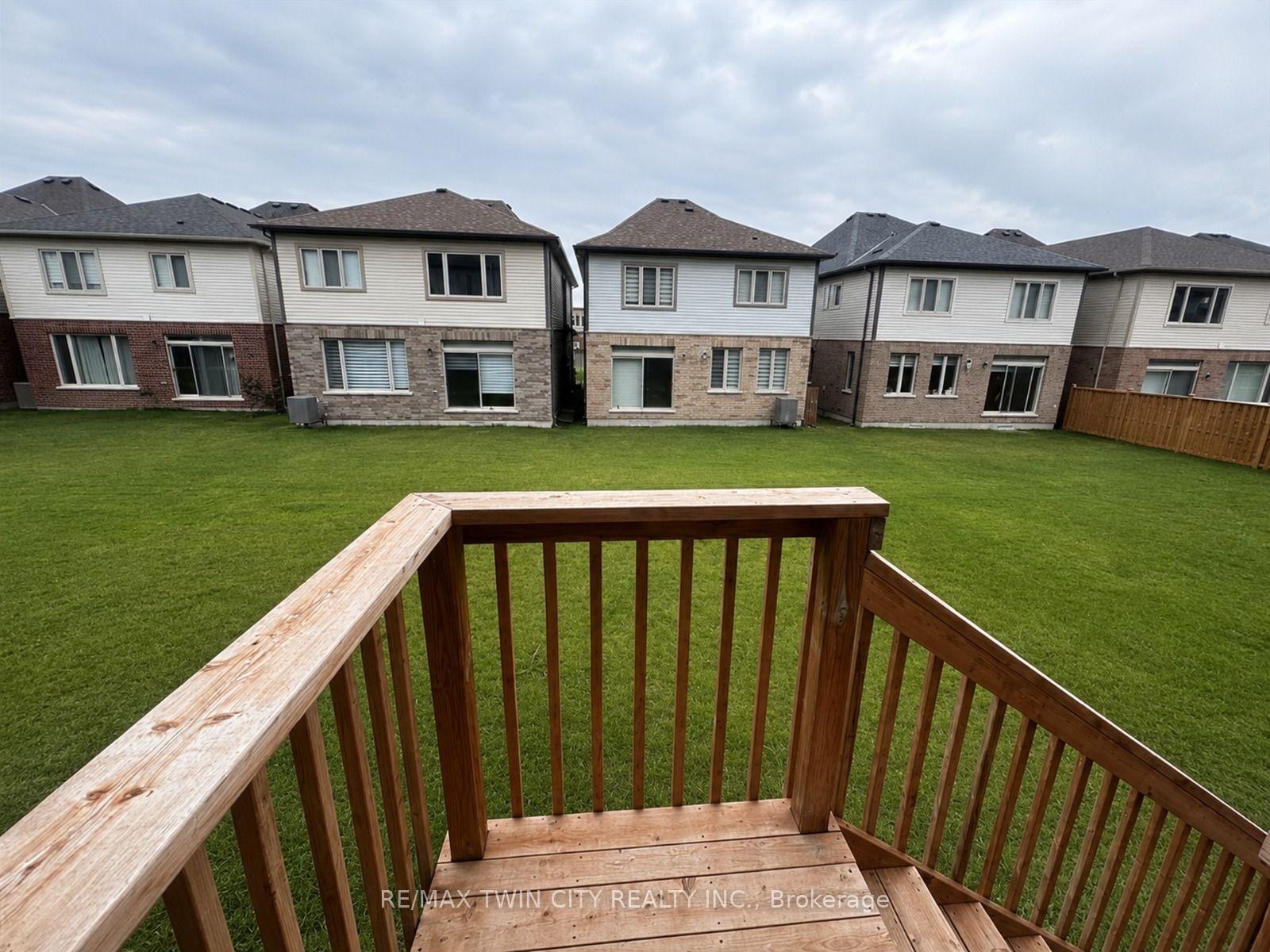 Photo 28 of 207 Broadacre Drive, Kitchener, Victoria Hills — HOMEH