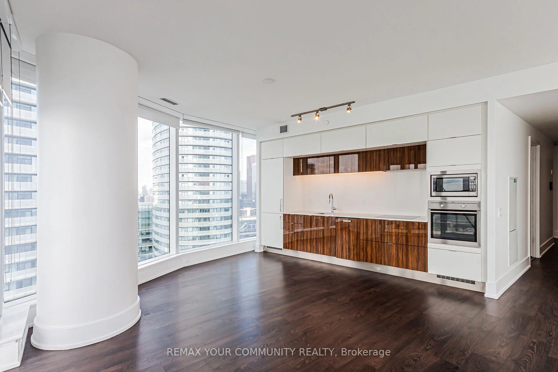 Photo 9 of Unit 5410, 10 York Street, Toronto, Waterfront Communities — HOMEH