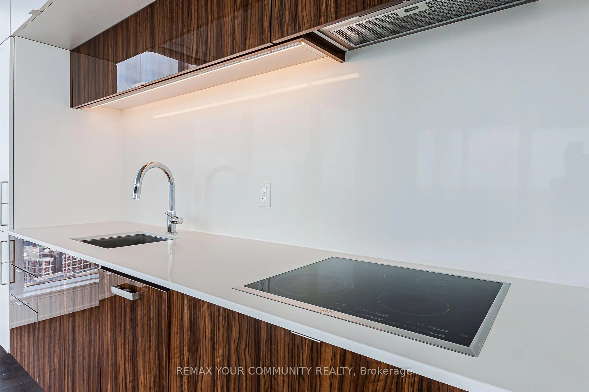 Photo 11 of Unit 5410, 10 York Street, Toronto, Waterfront Communities — HOMEH