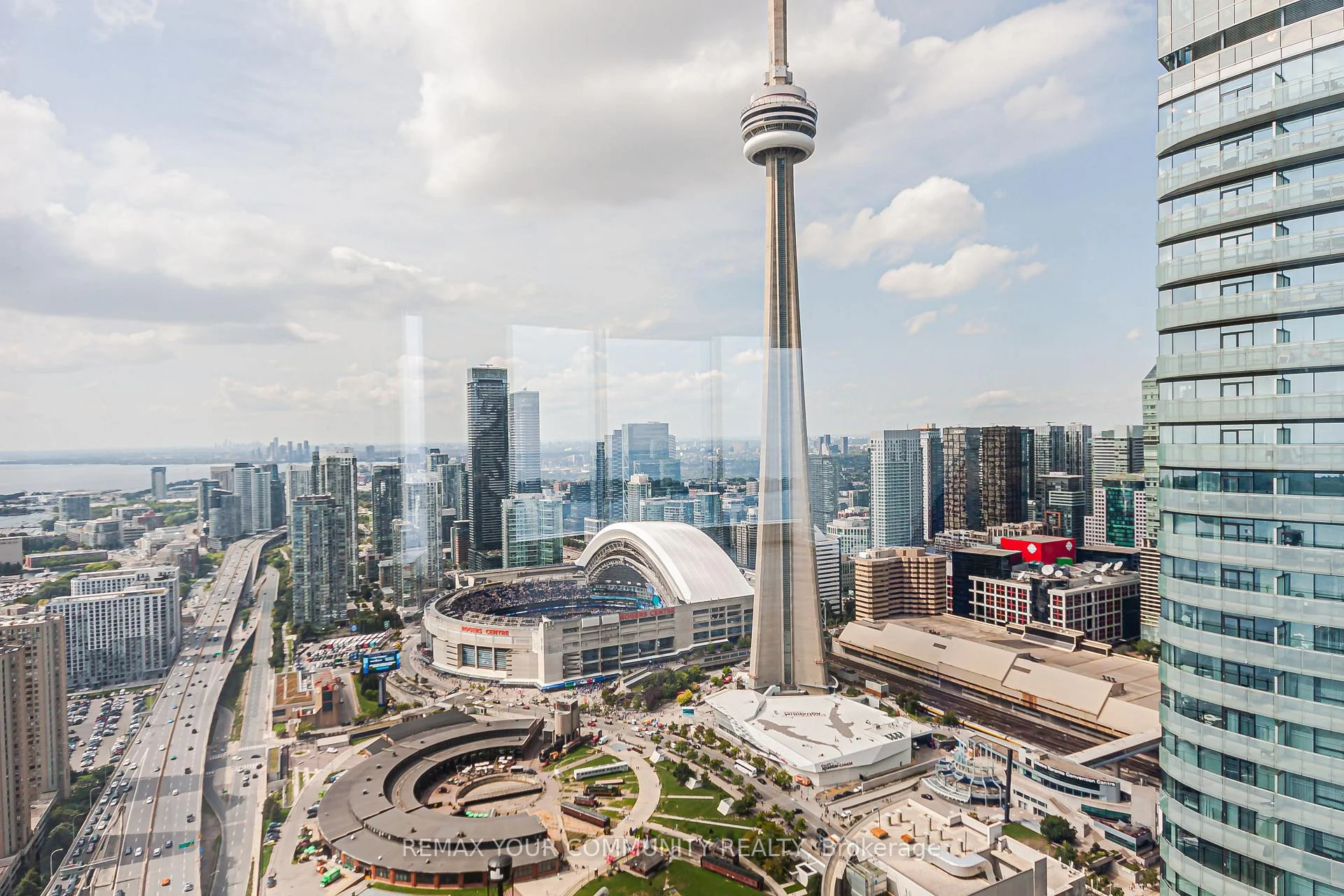 Photo 12 of Unit 5410, 10 York Street, Toronto, Waterfront Communities — HOMEH