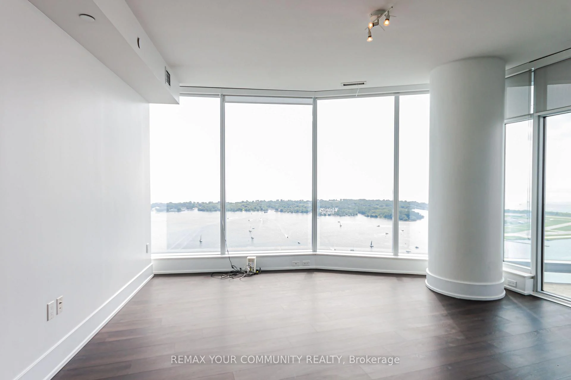 Photo 13 of Unit 5410, 10 York Street, Toronto, Waterfront Communities — HOMEH