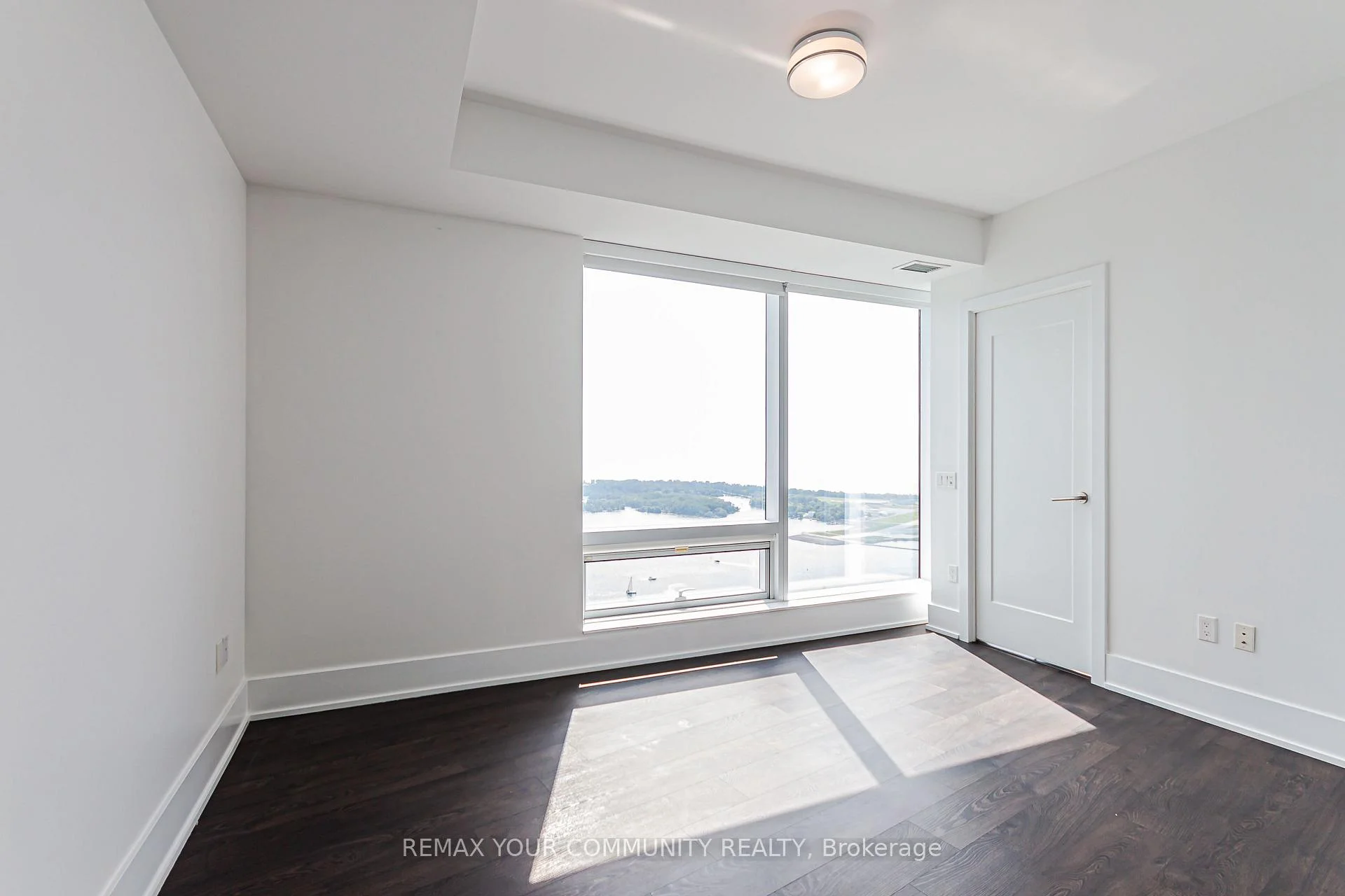 Photo 18 of Unit 5410, 10 York Street, Toronto, Waterfront Communities — HOMEH