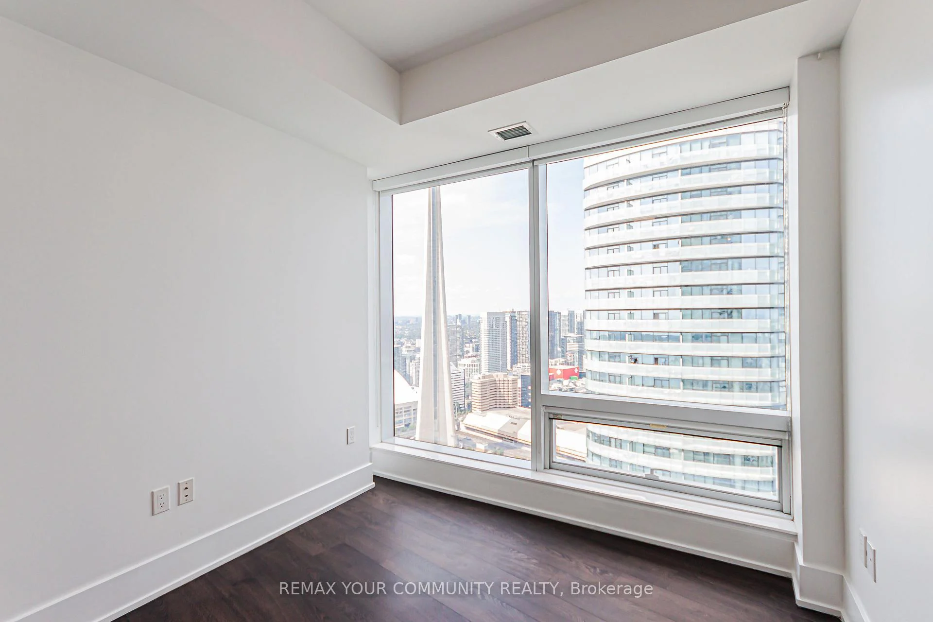 Photo 27 of Unit 5410, 10 York Street, Toronto, Waterfront Communities — HOMEH