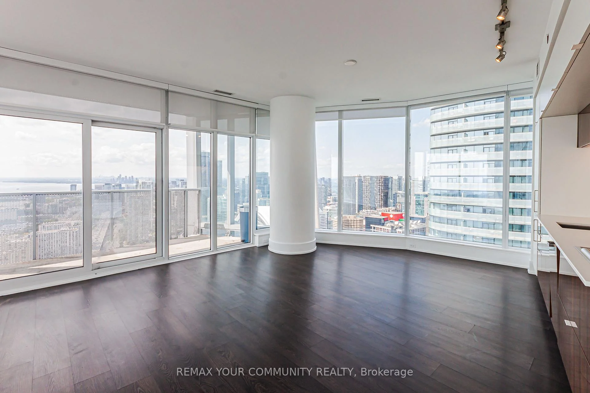 Photo 29 of Unit 5410, 10 York Street, Toronto, Waterfront Communities — HOMEH