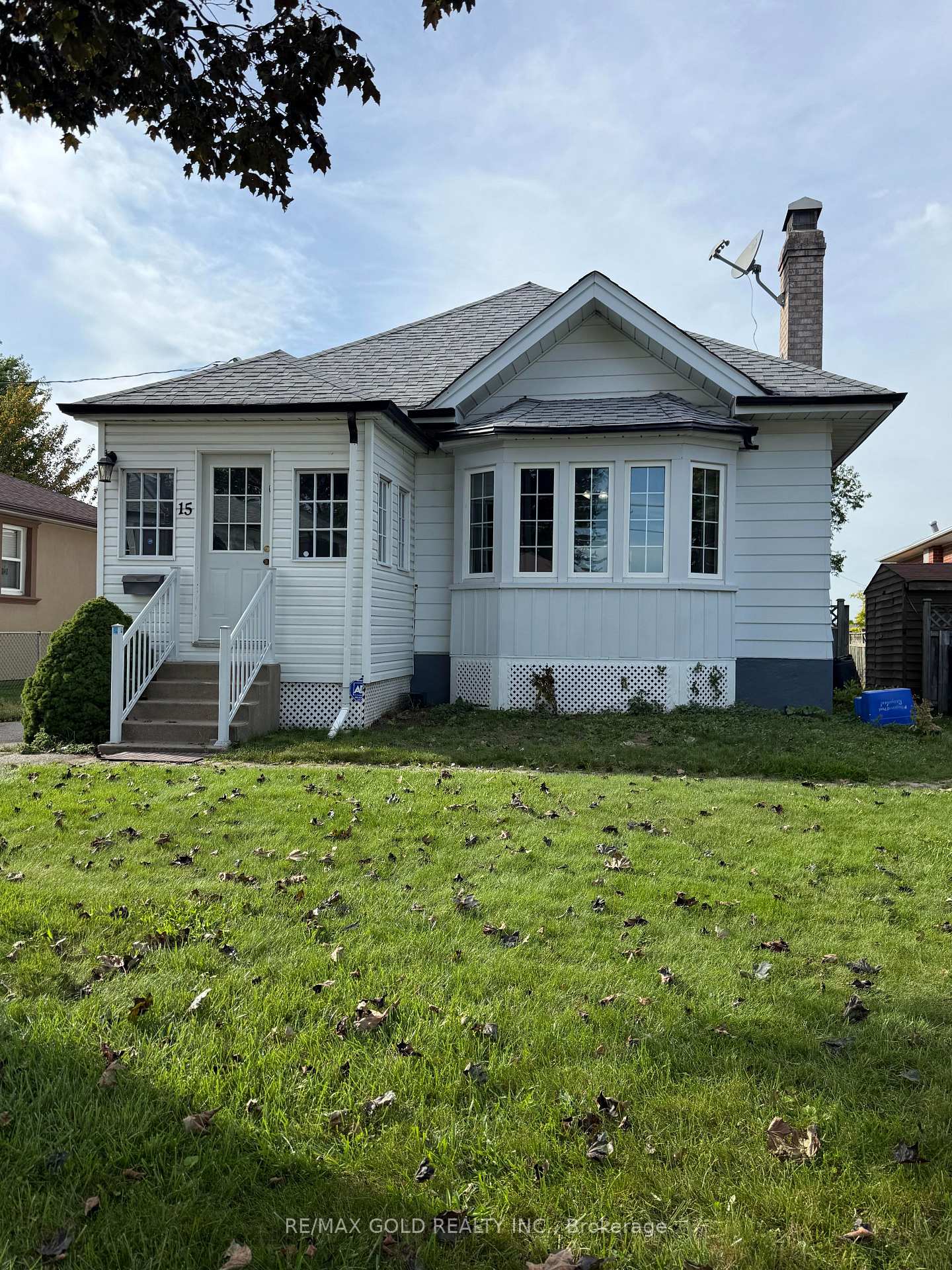 Photo 3 of 15 Beverley Street, Mississauga, Malton — HOMEH