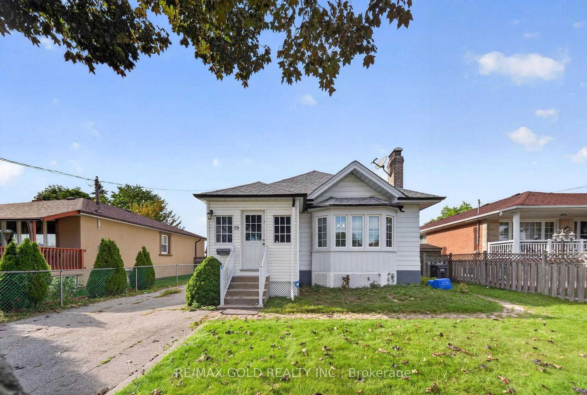 Photo 6 of 15 Beverley Street, Mississauga, Malton — HOMEH