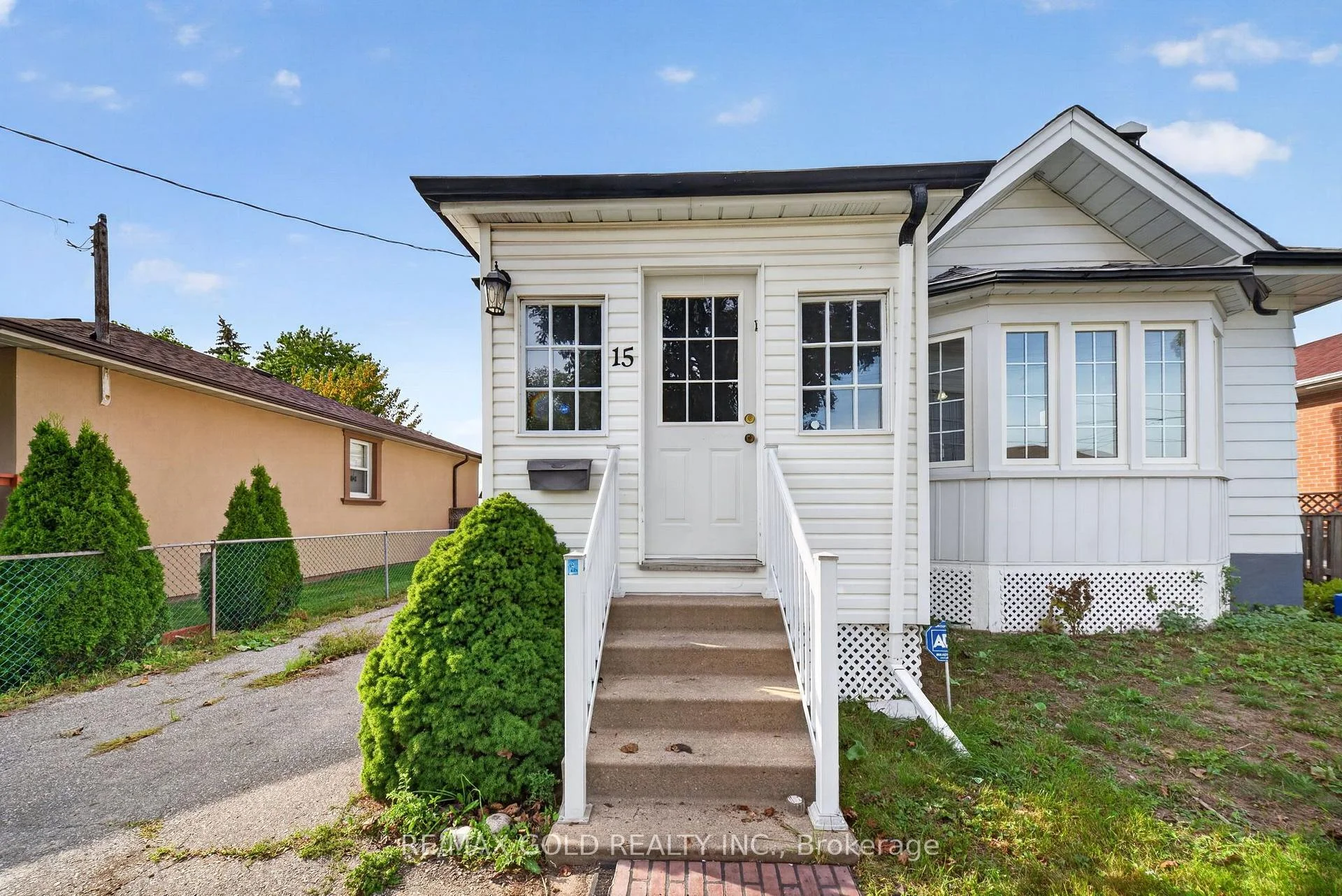 Photo 7 of 15 Beverley Street, Mississauga, Malton — HOMEH