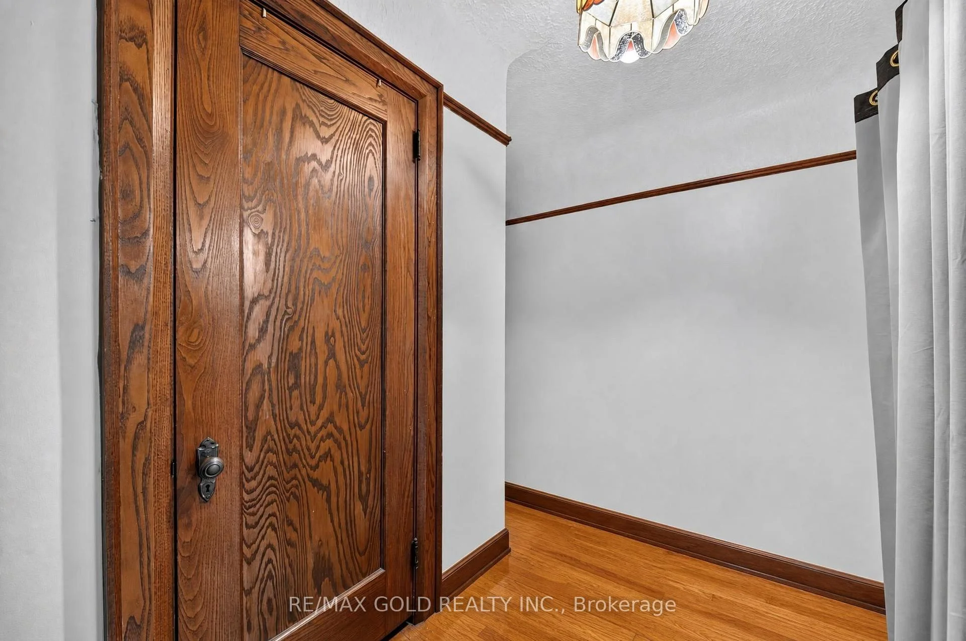 Photo 9 of 15 Beverley Street, Mississauga, Malton — HOMEH